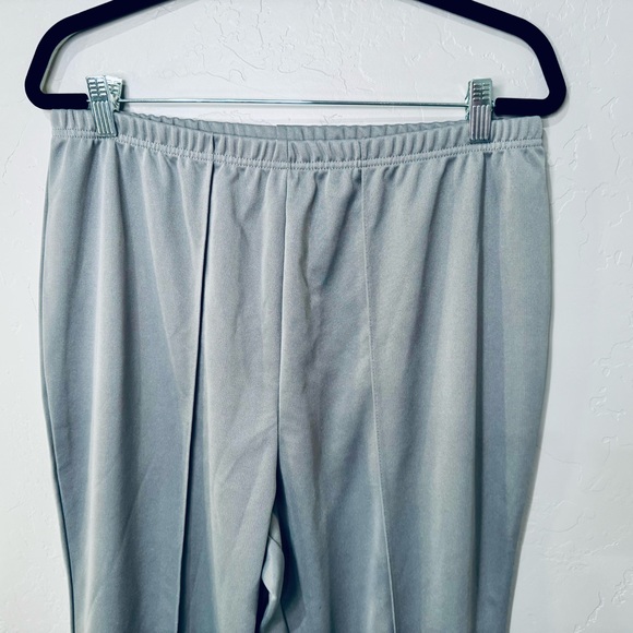 NEW Woman Within High Waisted Straight Cut Trousers Creased Gray Stretch SZ 18 - Picture 5 of 16